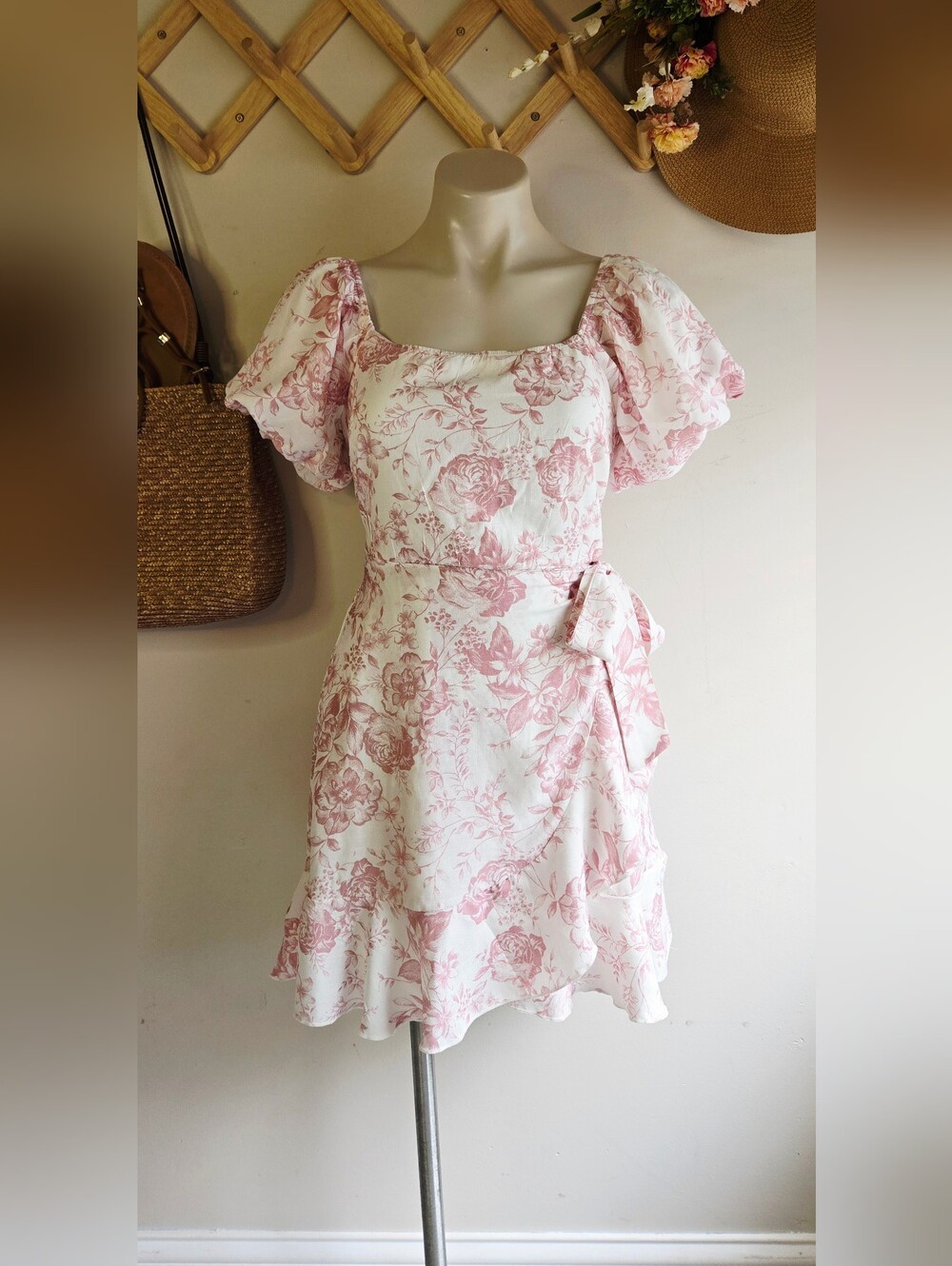 Trixxi Pink Floral Puff-Sleeve Side Tie Dress